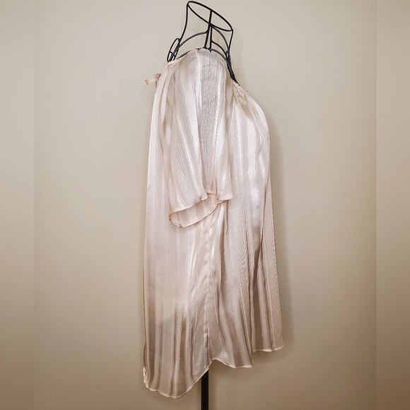 Lauren Conrad  Short Sleeve Shirt - Picture 3 of 14